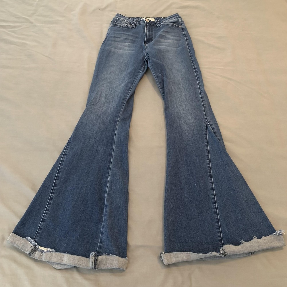 YMI‎ Gigi Fit Flare Jeans Juniors 5/27 Blue Medium Wash High Rise Stretch Denim